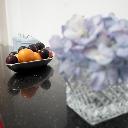 Вилла Luxury London House Sleeps 13, 2 Minutes To Metro Экстерьер фото