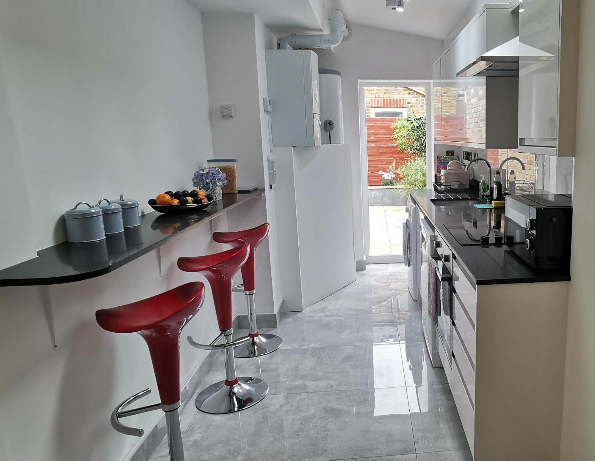 Вилла Luxury London House Sleeps 13, 2 Minutes To Metro Экстерьер фото