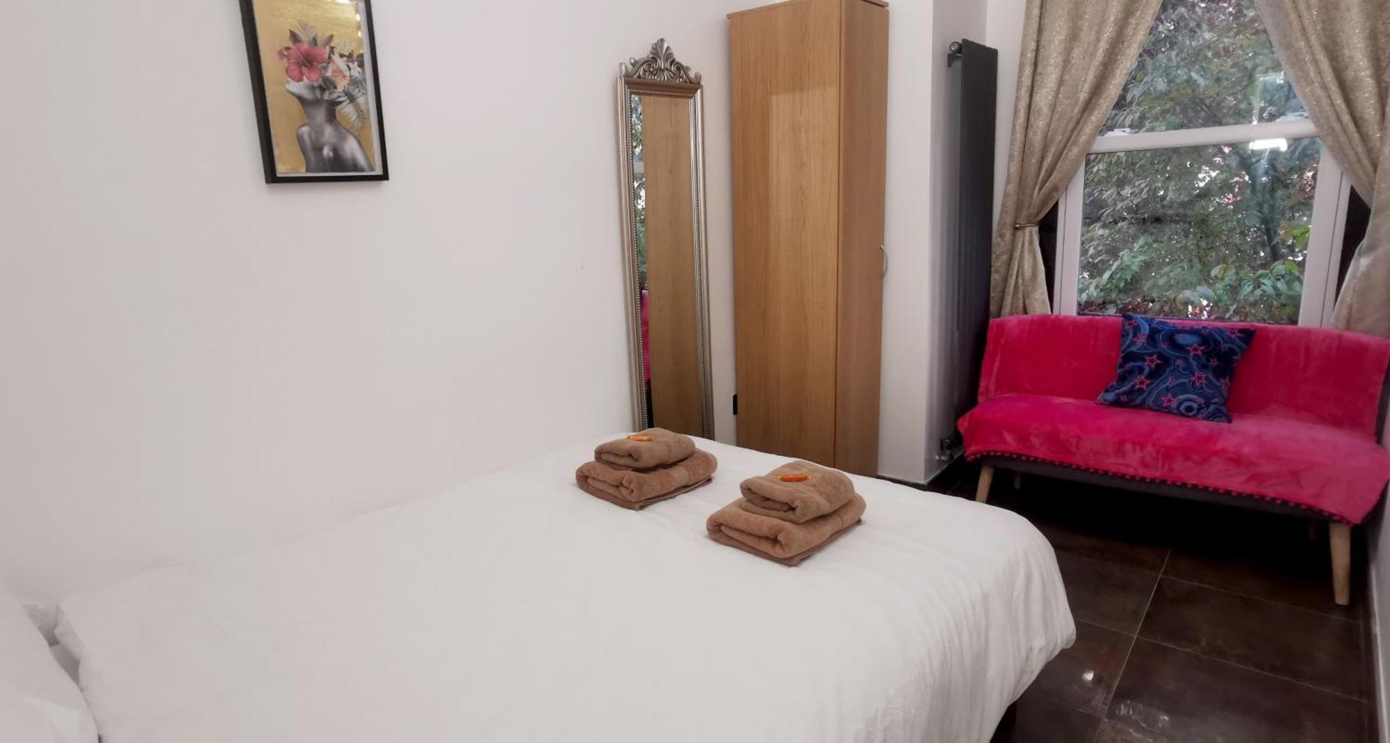 Вилла Luxury London House Sleeps 13, 2 Minutes To Metro Экстерьер фото