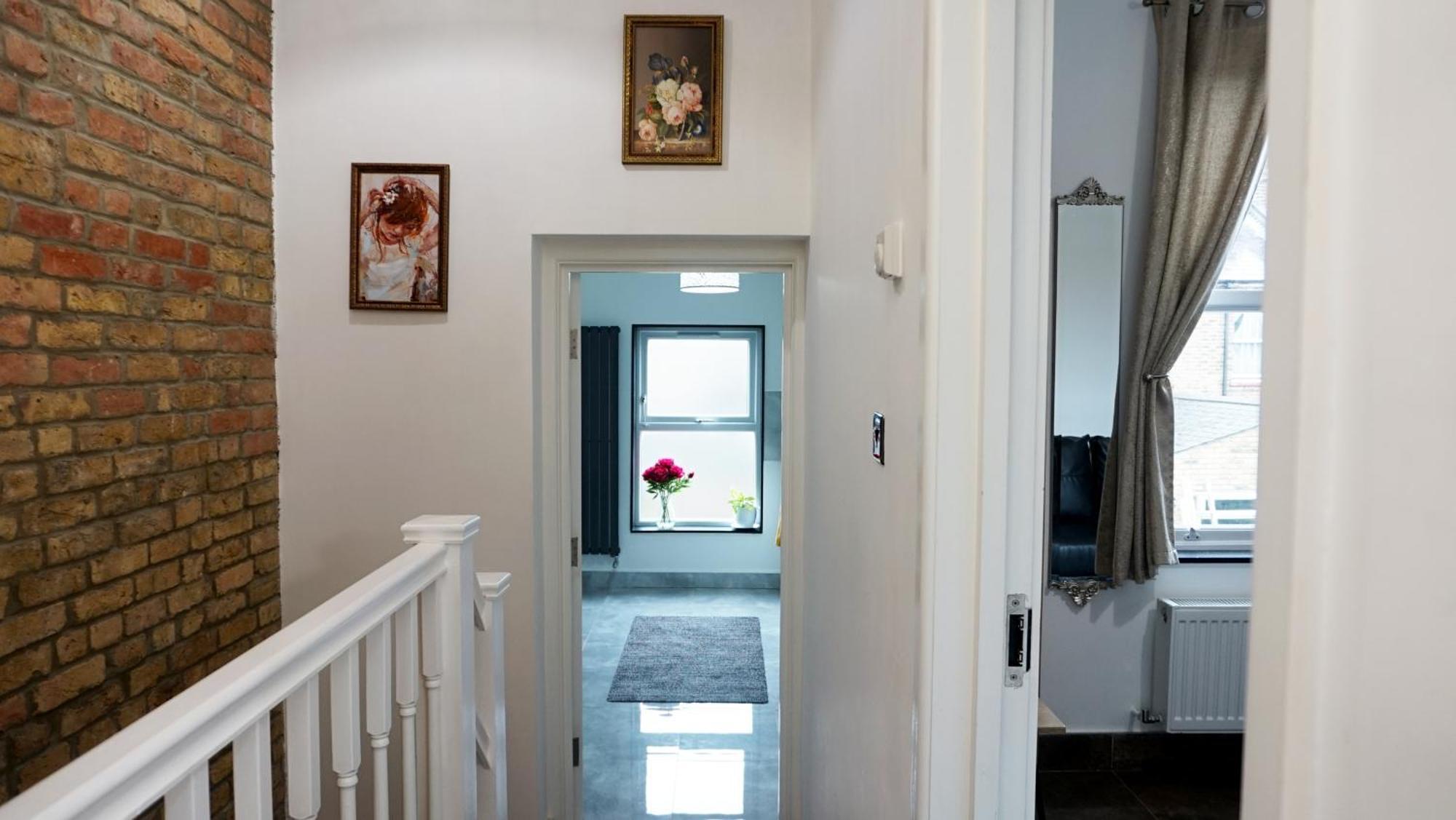 Вилла Luxury London House Sleeps 13, 2 Minutes To Metro Экстерьер фото